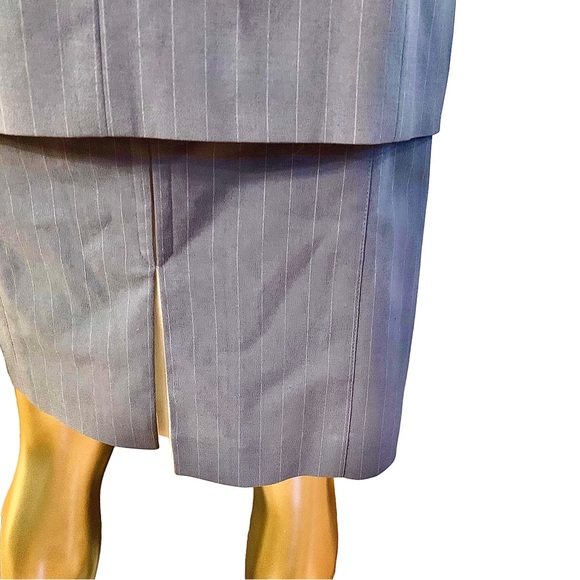 Skirt Suit Blue Gray Pinstripe Harve’ Bernard Size 10/12 - Picture 8 of 16